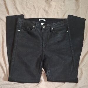 GOOD AMERICAN Women's Black Jeans Perfect For Any Occasion.